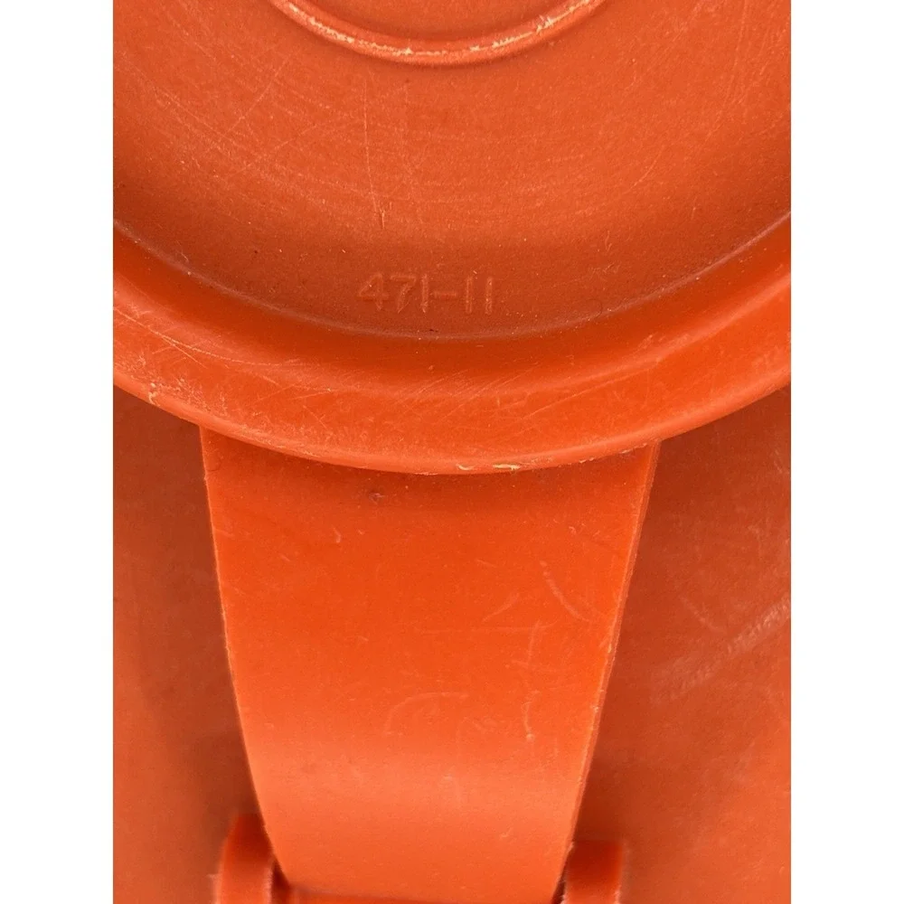 VGT Tupperware Red Replacement Lid 470-18